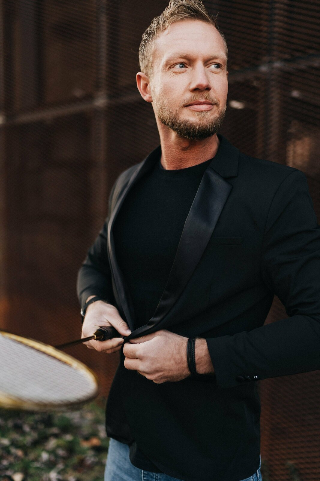 Roland Erb im schwarzen Sakko – Originalfoto